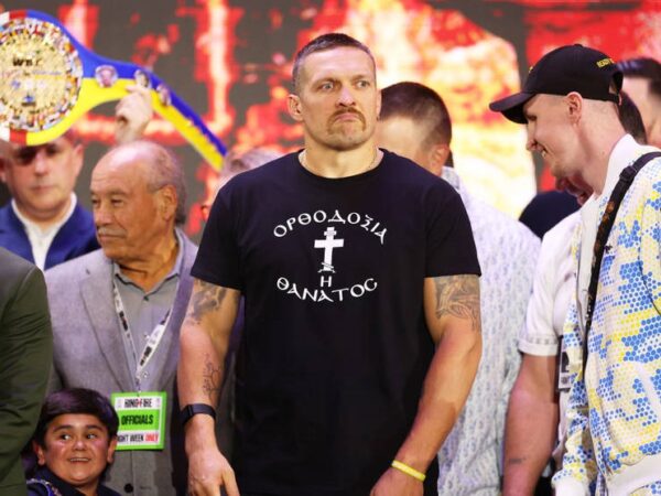 Новини спорту - Дюбуа штовхнув Усика під час зйомок рекламних матеріалів бою