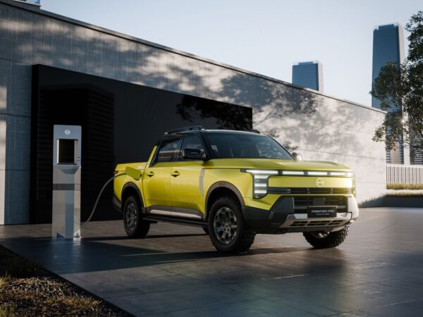 Авто новини - Nissan представила новий плагін-гібридний пікап