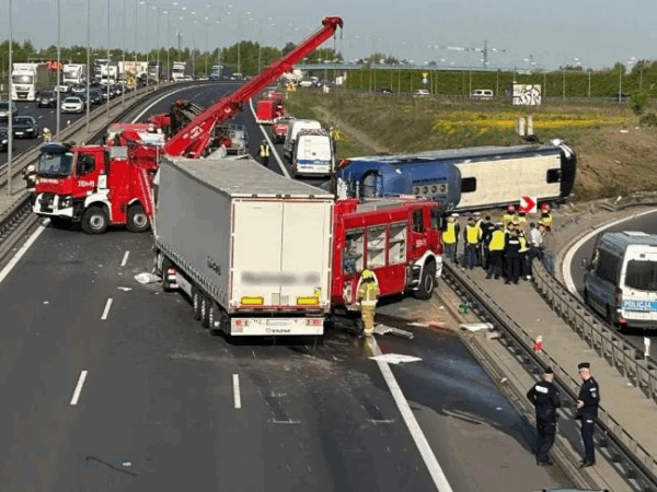 Новини України - Під Варшавою сталася ДТП за участю автобуса і вантажівки, водій - українець