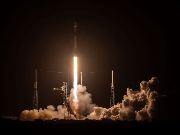 Технології - SpaceX запустила капсулу для повторного входу в атмосферу