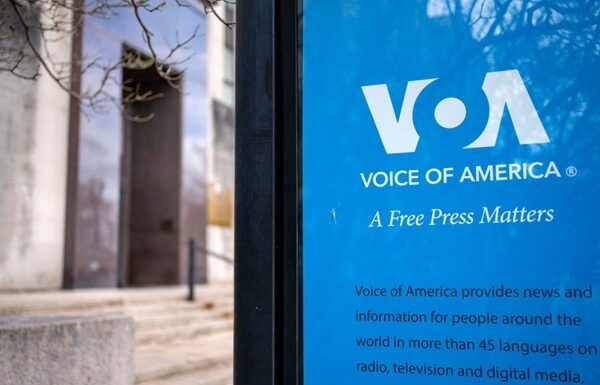 Новини світу - Суд наказав Трампу відновити роботу Голосу Америки