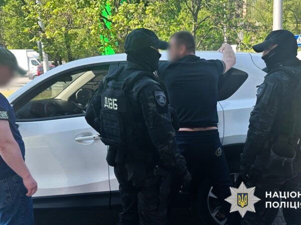 Новини Києва - У Києві шахрай "продавав" посади у ГУР