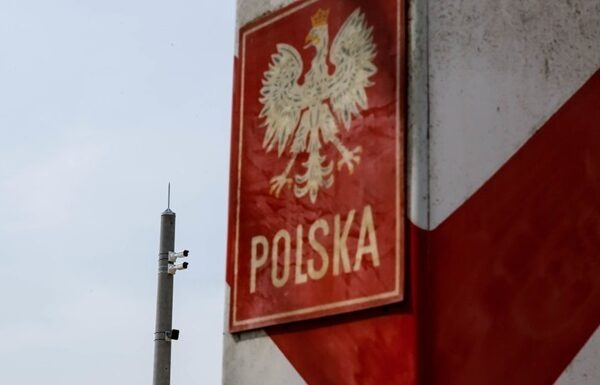 Новини світу - У Польщі відбили масову спробу прориву мігрантів