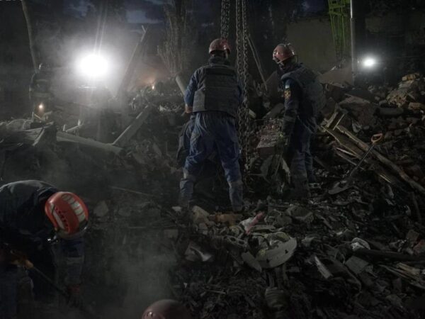 Новини України - Удар по Києву: під завалами шукають двох дітей
