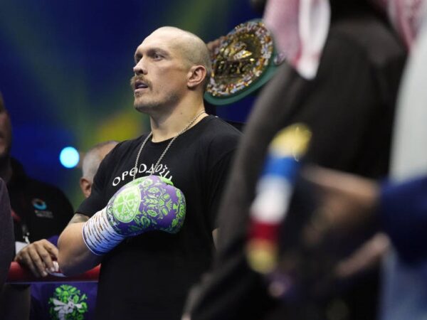 Новини спорту - В Італії Усик неочікувано зустрів Паркера: чи буде бій?