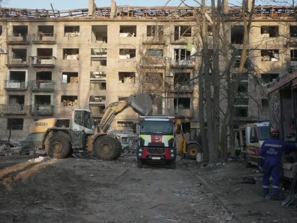 Новини Києва - В Києві завершили рятувальну операцію після удару РФ по будинку