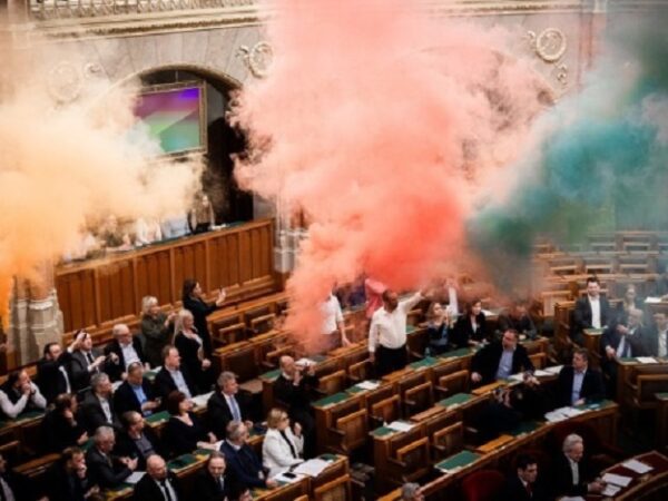 Новини світу - В Угорщині деяким депутатам заборонили вхід до парламенту