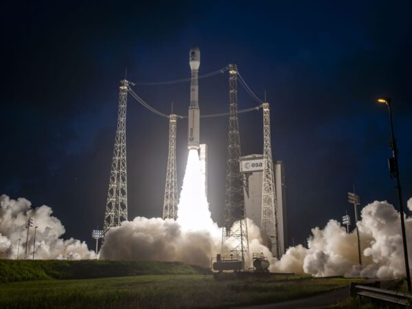 Технології - Європейська ракета Vega-C запустила на орбіту науковий супутник