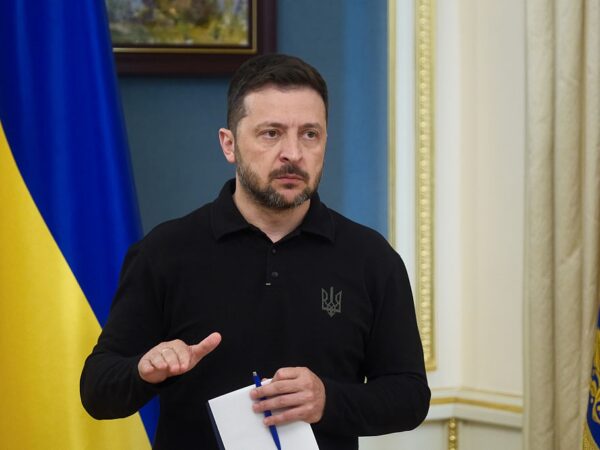 Новини України - Зеленський заслухав доповідь Сирського