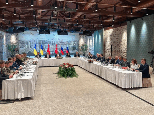 Новини України - Делегація України на перемовинах з РФ спілкується через перекладача - ЗМ