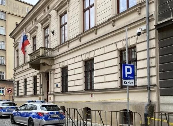 Новини світу - Диверсії РФ: Польша закриває генконсульство Росії в Кракові