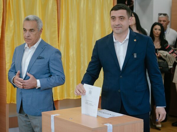 Новини світу - Фаворит президентських виборах у Румунії обіцяє повернути Джорджеску