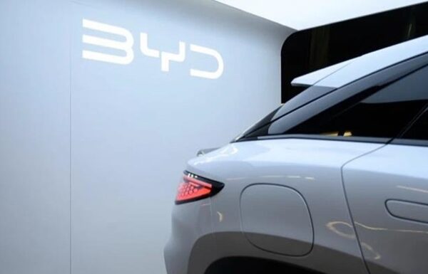 Авто новини - Китайський BYD вперше обійшов Tesla за продажами електромобілів у Європі