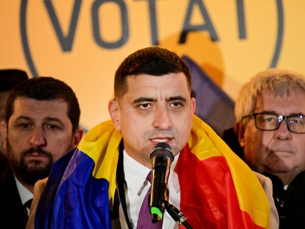 Новини світу - Лідер перегонів у Румунії обіцяє проросійському Джорджеску посаду прем'єра