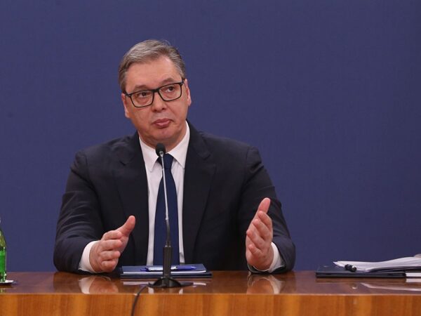 Новини світу - Літак президента Сербії "застряг" в Баку по дорозі до Москви