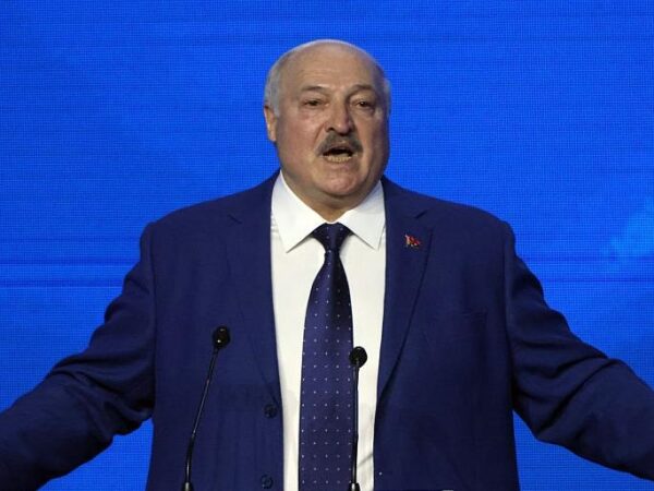 Новини світу - Лукашенко помилував понад 40 політв'язнів "до 9 травня"