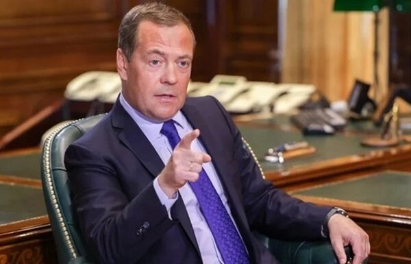 Новини світу - Медведєв пригрозив Трампу "Третьою світовою"