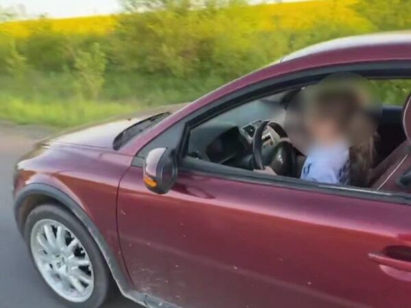 Новини України - На Львівщині батько посадив малолітню доньку за кермо