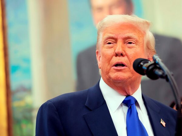 Новини світу - Перша угода Трампа. Торгівельна війна з Британією