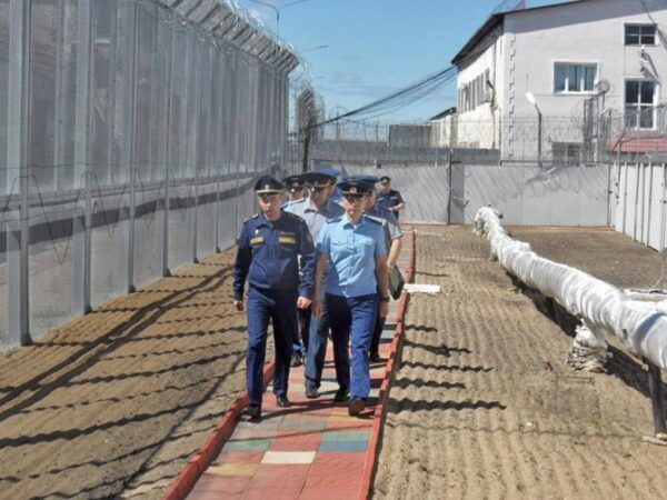 Новини України - Працівнику колонії РФ оголошено підозру за знущання з українських полонених