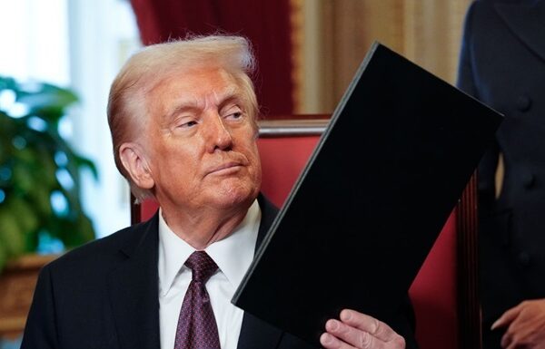 Новини світу - Президент США оголосив про угоди з ОАЕ на 200 млрд доларів