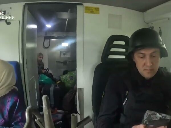 Рятувальники евакуюють мирних жителів із прикордоння Сумщини