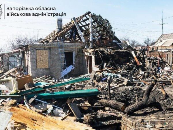 Новини України - РФ скинула п’ять авіабомб на село на Запоріжжі: під завалами люди