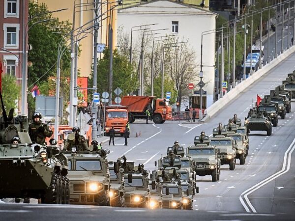 Новини світу - Сі їде, готують провокації. Парад у Москві