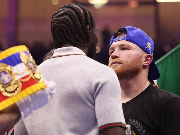 Новини спорту - Туркі анонсував бій між двома чемпіонами - Альваресом і Кроуфордом