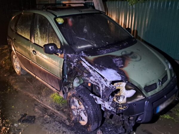 Новини України - ​У Бердичеві підпалили два військових автомобілі