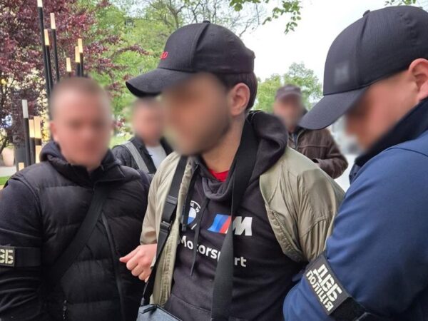 Новини Києва - У Києві власник барбершопу допомагав клієнтам тікати від мобілізації