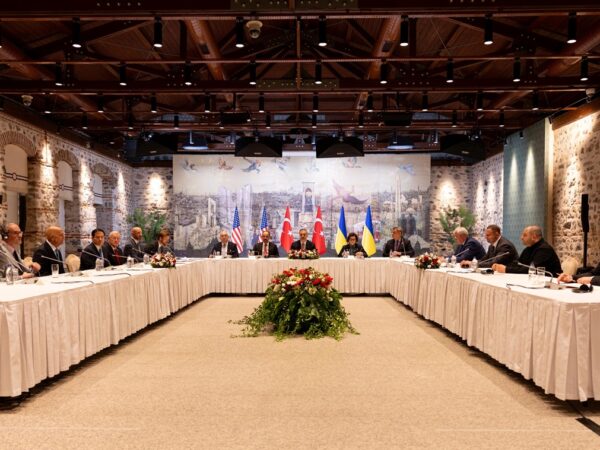 Новини України - У Стамбулі зустрілись делегації України, США і Туреччини