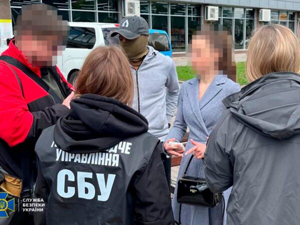Новини України - У Сумах на вимаганні хабаря затримали посадовицю вишу