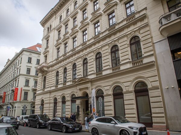 Новини бізнесу - Угорщина через рекордний дефіцит заморозила частину бюджетних витрат