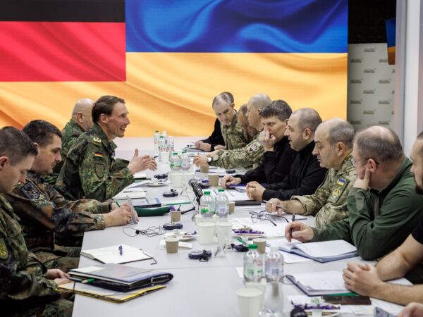 Новини України - Умєров зустрівся з делегацією Міноборони ФРН