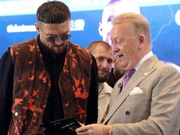 Новини спорту - Усик розповів про розкішний подарунок від промоутера Дюбуа у разі перемоги