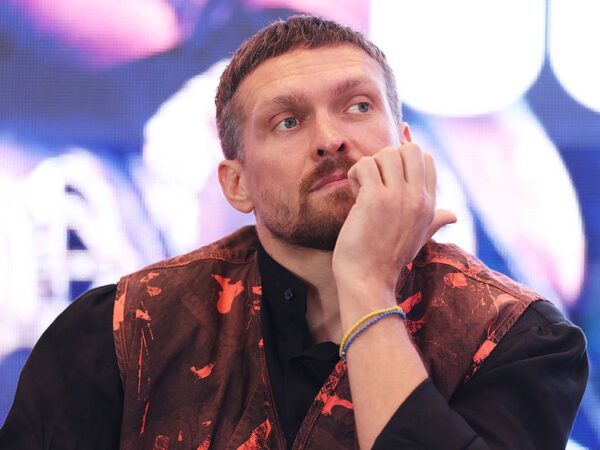 Новини спорту - Усик вирішує, хто переважить для останнього бою в рингу