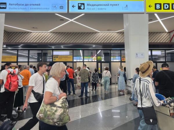 Новини світу - В аеропортах Росії стався колапс через атаки дронів