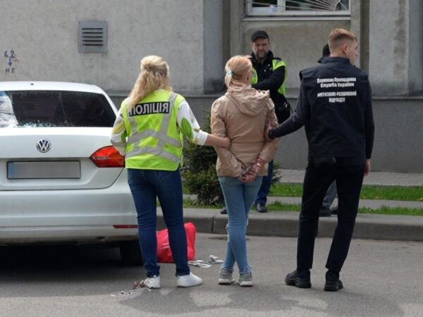 Новини України - В Сумах затримали жінку, що намагалася продати своє немовля
