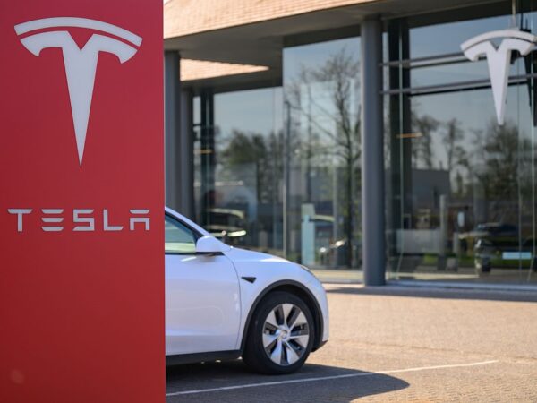 Новини бізнесу - В Європі обвалилися продажі Tesla