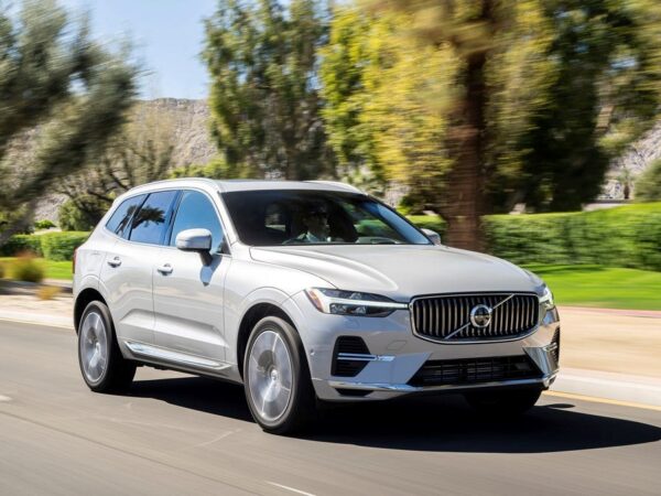 Авто новини - Volvo відкликає понад 413 тисяч авто в США через несправність камер