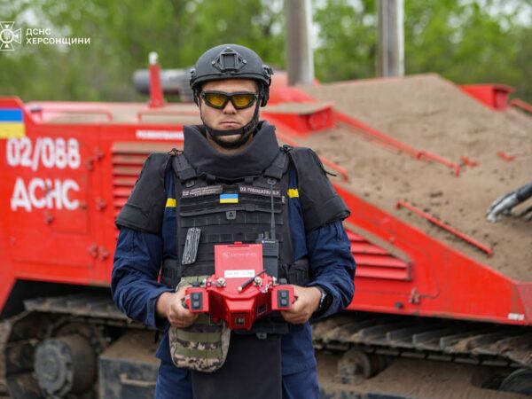 Сапери ДСНС продовжують розміновувати Херсонщину
