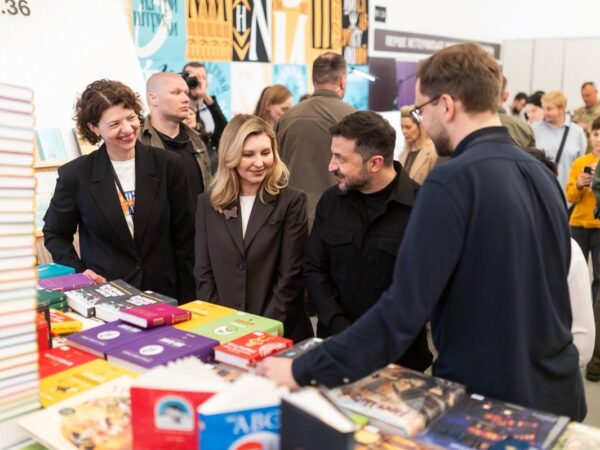 Новини України - Зеленський обрав "Убити тирана" на 13-му Книжковому Арсеналі у Києві