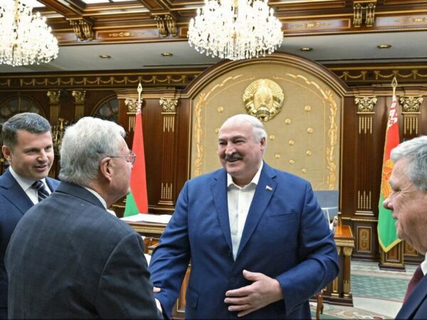 Новини світу - Келлог зустрівся з Лукашенко у Мінську