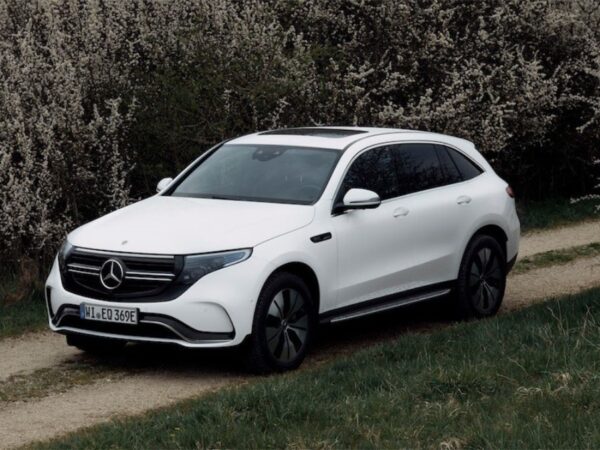 Авто новини - Mercedes відкликає електромобілі через ризик займання батареї