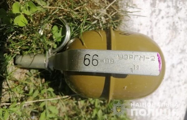 Новини України - На Київщині посеред вулиці вибухнула граната, троє поранених