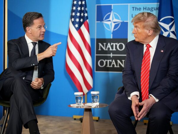 Новини світу - На саміті НАТО влаштували виставу для Трампа - ЗМІ