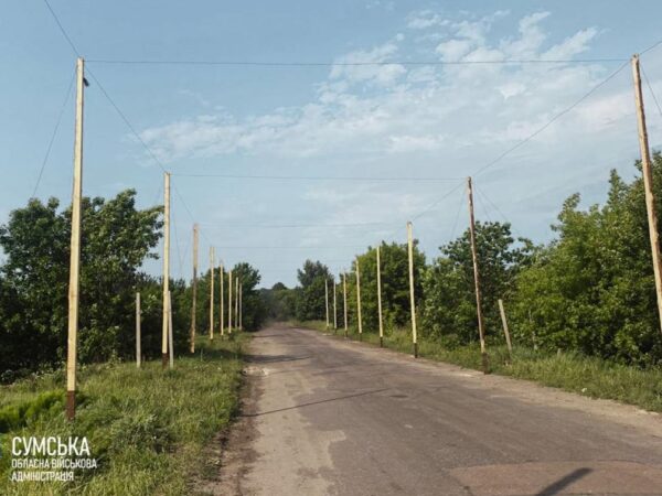 Новини України - На Сумщині над дорогами натягують антидронові сітки