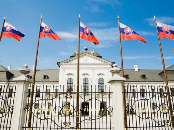 Новини світу - Парламент Словаччини ухвалив проросійську резолюцію