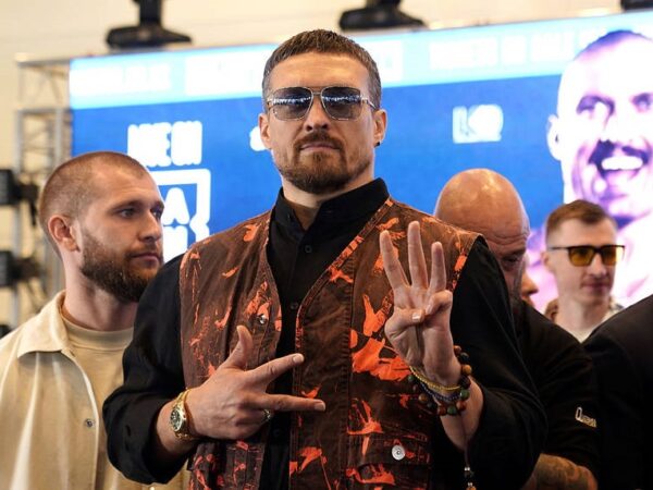 Новини спорту - Підготовка до реваншу: Усик показав спаринг з ексчемпіоном Амосовим